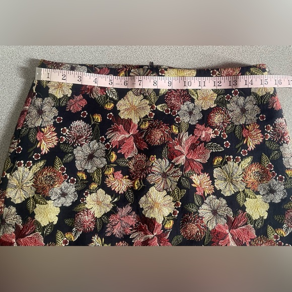 Loft Textured Floral Mini Skirt Size 6 - Picture 9 of 12